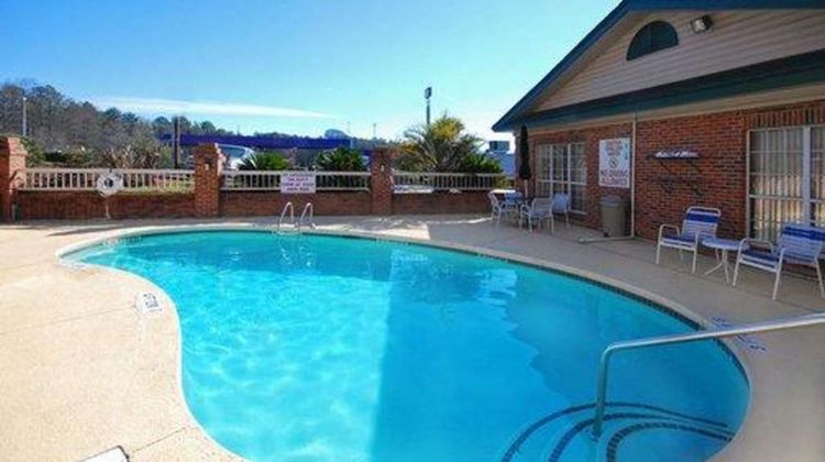Rodeway Inn Harbison Area Pool