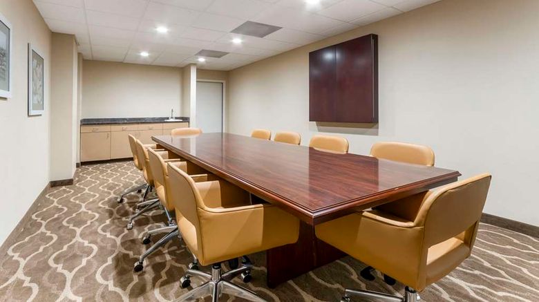 <b>Comfort Suites Meeting</b>. Images powered by <a href="https://iceportal.shijigroup.com/" title="IcePortal" target="_blank">IcePortal</a>.