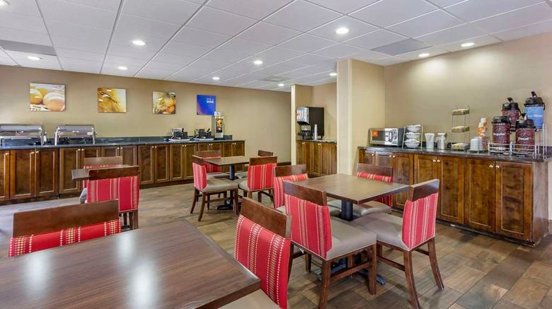 <b>Comfort Suites Restaurant</b>. Images powered by <a href="https://iceportal.shijigroup.com/" title="IcePortal" target="_blank">IcePortal</a>.