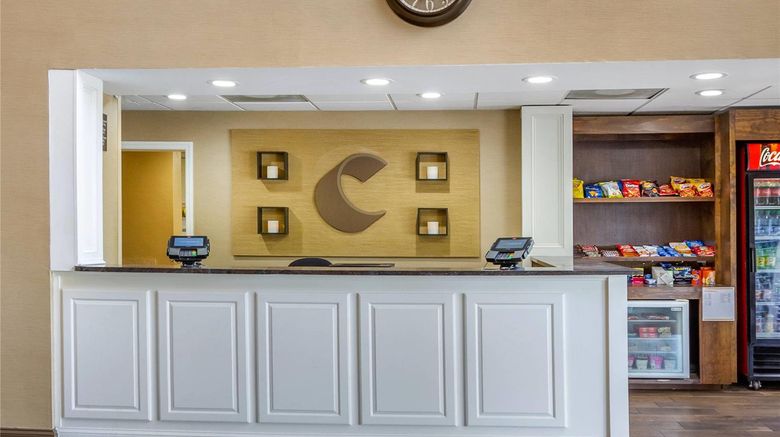 <b>Comfort Suites At The University Lobby</b>. Images powered by <a href="https://iceportal.shijigroup.com/" title="IcePortal" target="_blank">IcePortal</a>.