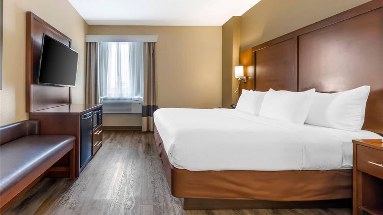 <b>Comfort Suites At The University Suite</b>. Images powered by <a href="https://iceportal.shijigroup.com/" title="IcePortal" target="_blank">IcePortal</a>.
