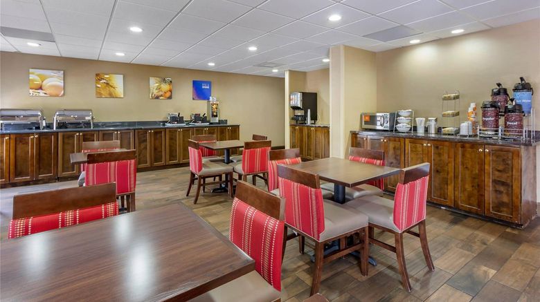 <b>Comfort Suites At The University Restaurant</b>. Images powered by <a href="https://iceportal.shijigroup.com/" title="IcePortal" target="_blank">IcePortal</a>.
