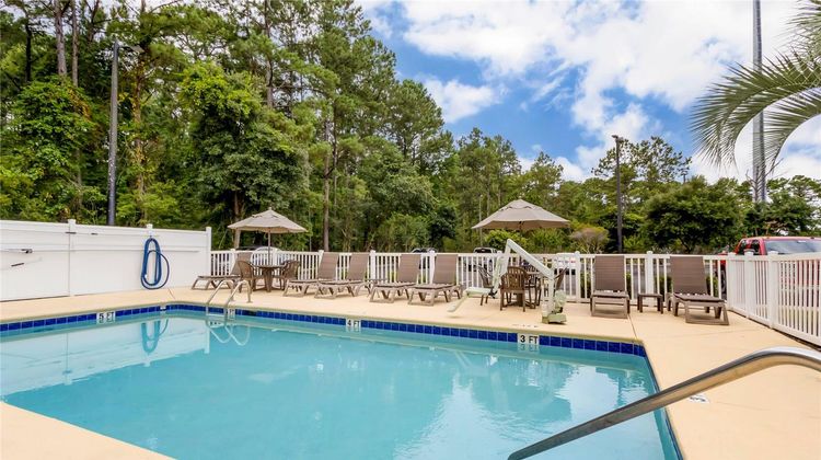 Comfort Suites Pool