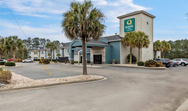Quality Inn Exterior