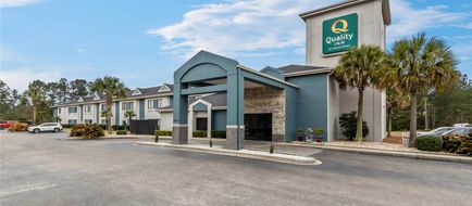 Quality Inn Exterior