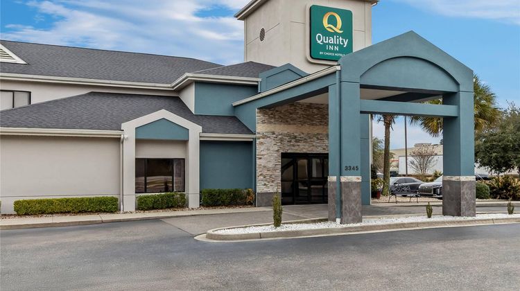 Quality Inn Exterior