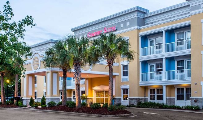 Comfort Suites at Isle of Palms Exterior