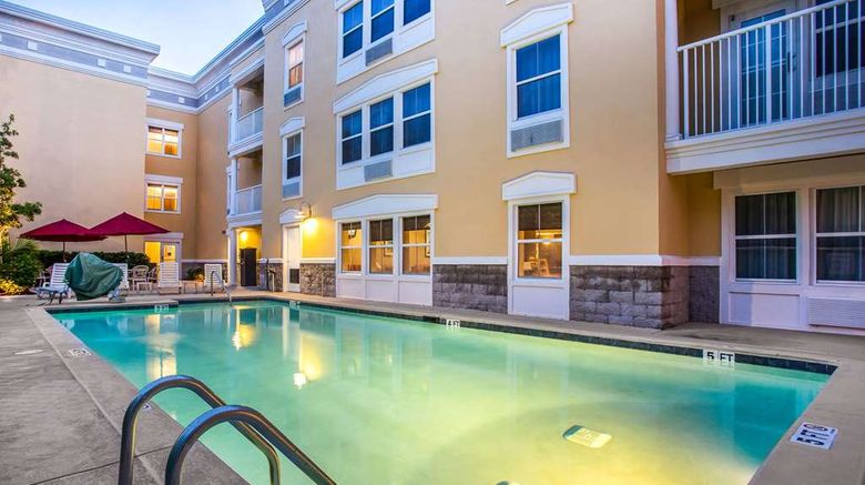 <b>Comfort Suites at Isle of Palms Pool</b>. Images powered by <a href="https://iceportal.shijigroup.com/" title="IcePortal" target="_blank">IcePortal</a>.