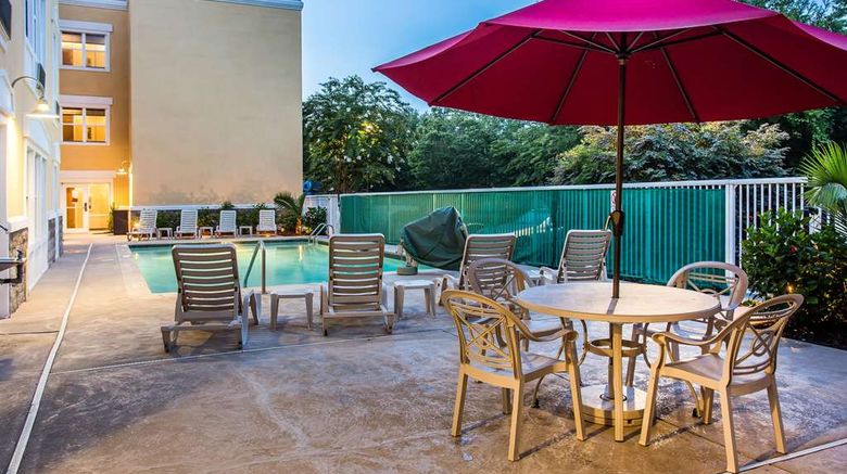 <b>Comfort Suites at Isle of Palms Pool</b>. Images powered by <a href="https://iceportal.shijigroup.com/" title="IcePortal" target="_blank">IcePortal</a>.