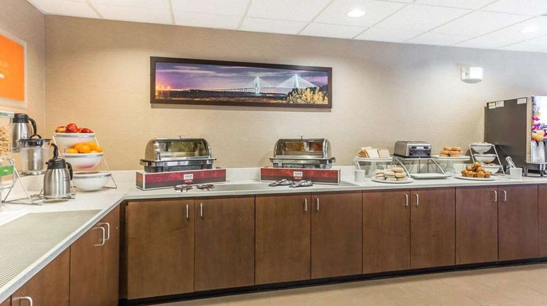 <b>Comfort Suites at Isle of Palms Restaurant</b>. Images powered by <a href="https://iceportal.shijigroup.com/" title="IcePortal" target="_blank">IcePortal</a>.