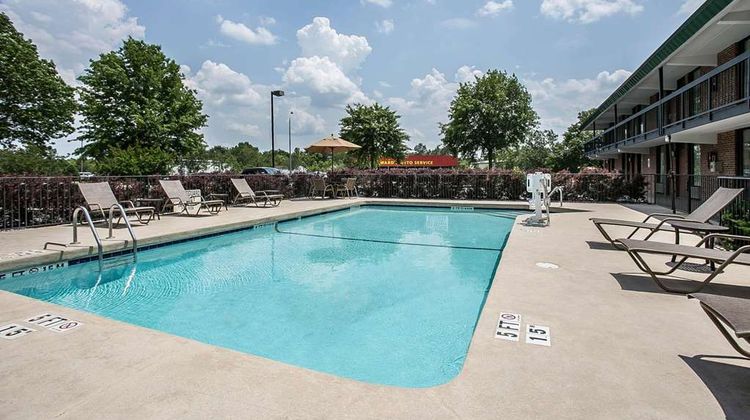 Quality Inn Pool