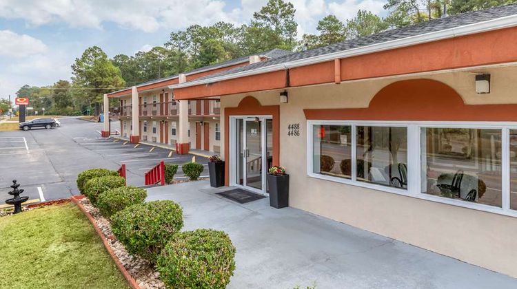 Econo Lodge Columbia Fort Jackson Exterior