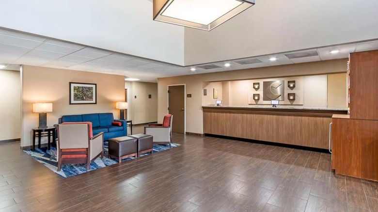 <b>Comfort Inn Summerville-Charleston Lobby</b>. Images powered by <a href="https://iceportal.shijigroup.com/" title="IcePortal" target="_blank">IcePortal</a>.