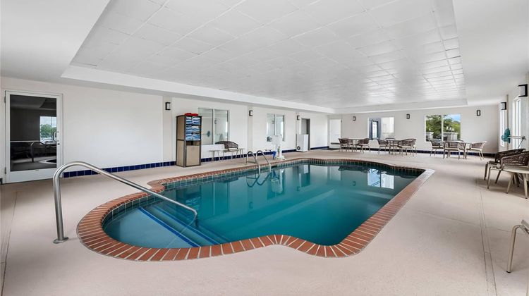 Comfort Suites Pool
