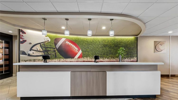 Comfort Suites Lobby