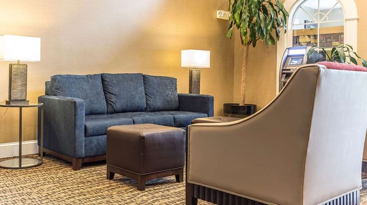 Comfort Suites Lobby