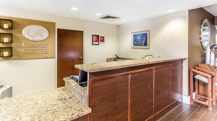 Comfort Suites Lobby