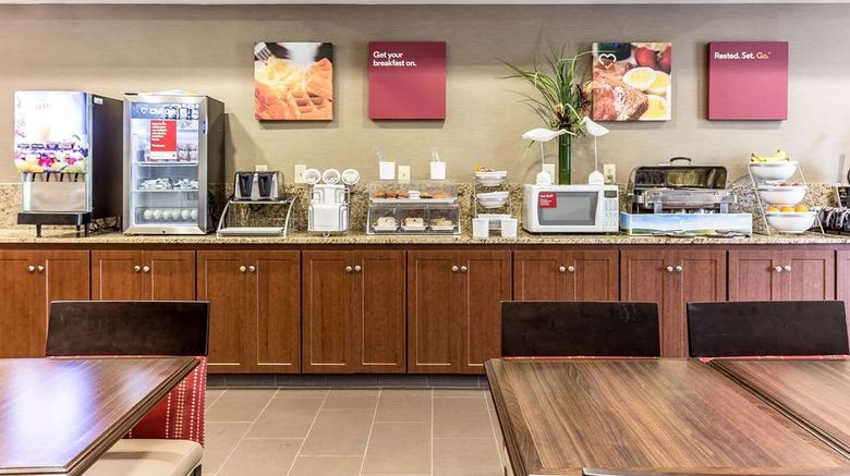<b>Comfort Suites Restaurant</b>. Images powered by <a href="https://iceportal.shijigroup.com/" title="IcePortal" target="_blank">IcePortal</a>.