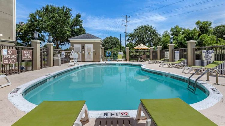 Comfort Suites Pool