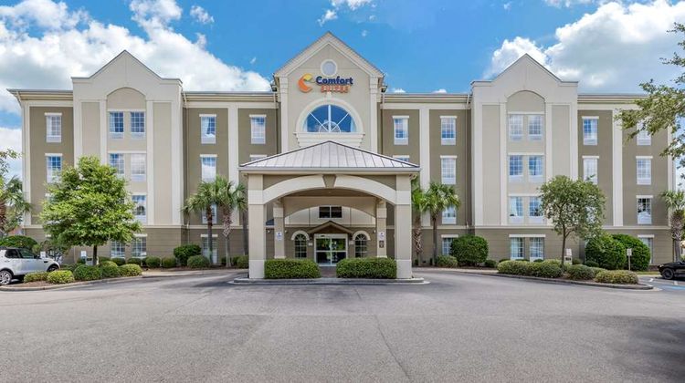 Comfort Suites Exterior