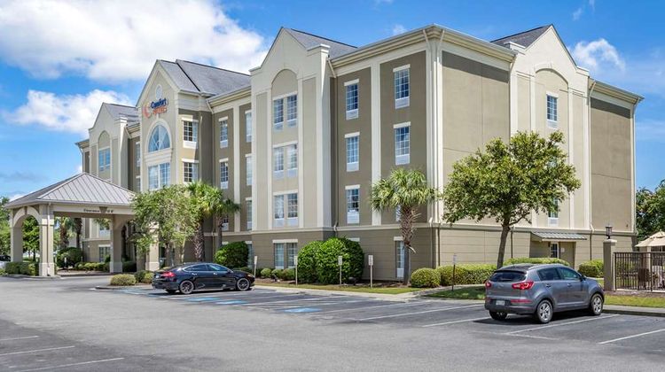 Comfort Suites Exterior