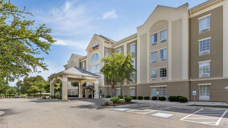 Comfort Suites Exterior