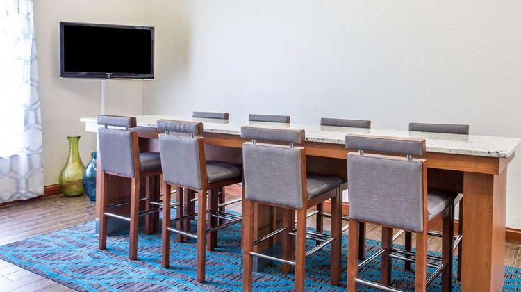 Comfort Inn & Suites Lobby