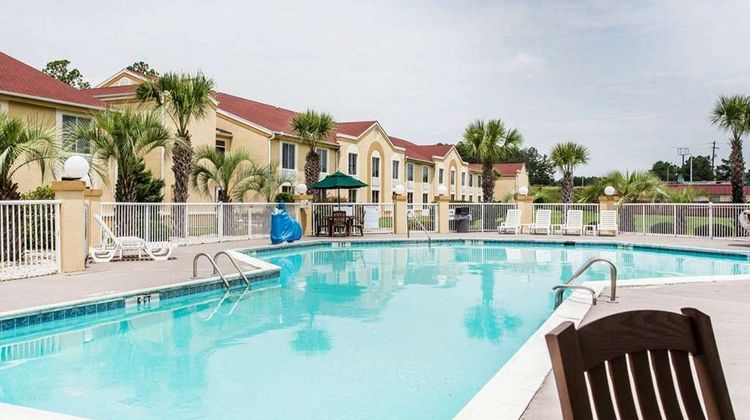 Comfort Inn & Suites Pool