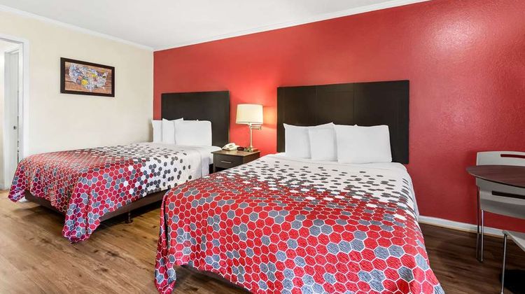 Econo Lodge Room