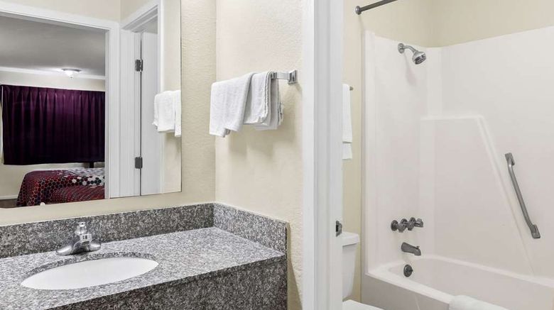 <b>Econo Lodge Room</b>. Images powered by <a href="https://iceportal.shijigroup.com/" title="IcePortal" target="_blank">IcePortal</a>.