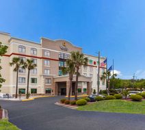 Quality Inn & Suites Exterior