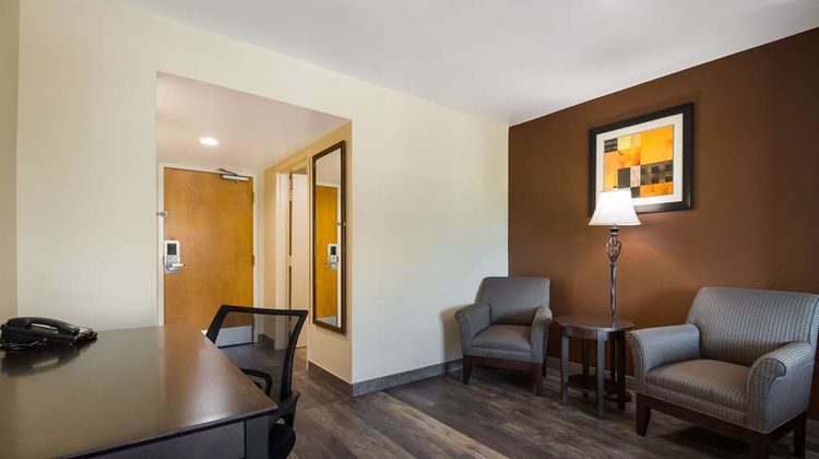 Quality Inn & Suites Room