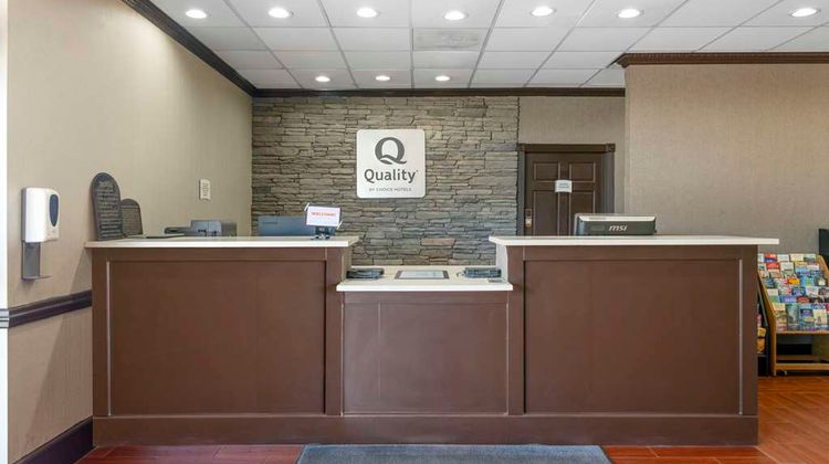 Quality Inn & Suites Lobby