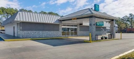 Quality Inn & Suites Exterior