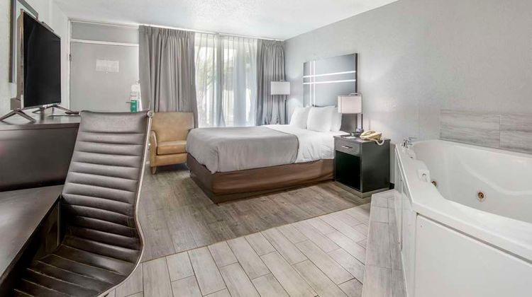 Quality Inn & Suites Room