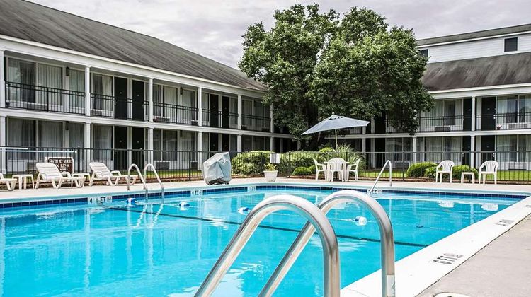 Quality Inn and Suites Santee I-95 Pool