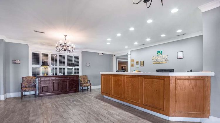 Quality Inn and Suites Santee I-95 Lobby