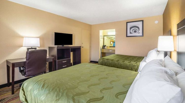 Quality Inn and Suites Santee I-95 Suite