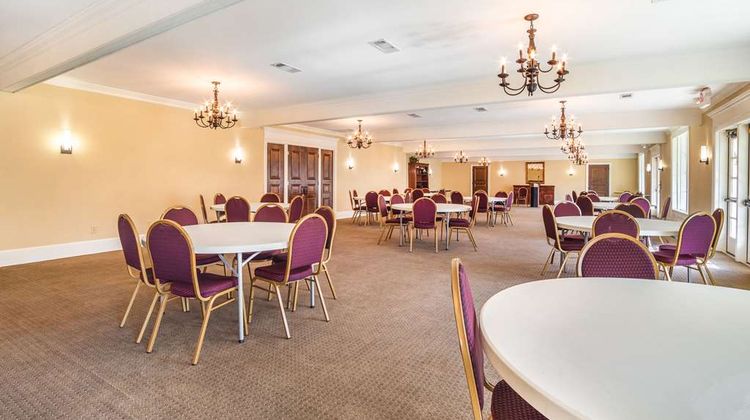 Quality Inn and Suites Santee I-95 Meeting