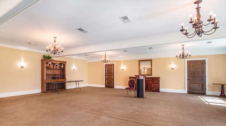 Quality Inn and Suites Santee I-95 Meeting