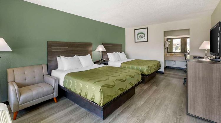 Quality Inn and Suites Santee I-95 Room