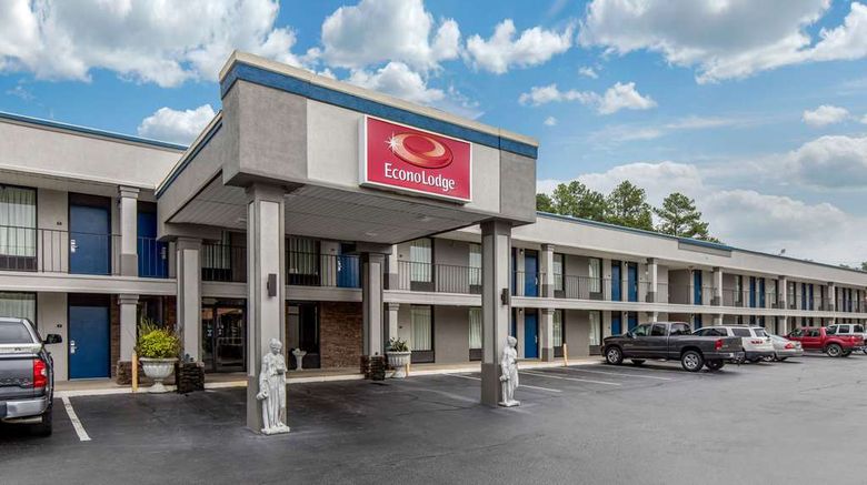 <b>Econo Lodge Aiken Central Exterior</b>. Images powered by <a href="https://iceportal.shijigroup.com/" title="IcePortal" target="_blank">IcePortal</a>.