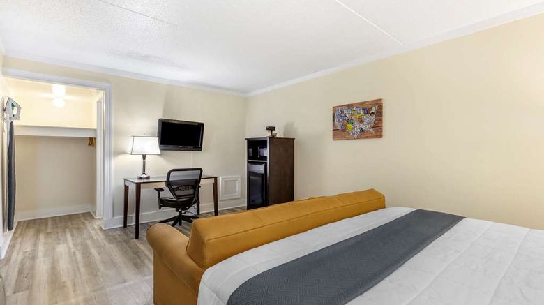 <b>Econo Lodge Conway Room</b>. Images powered by <a href="https://iceportal.shijigroup.com/" title="IcePortal" target="_blank">IcePortal</a>.
