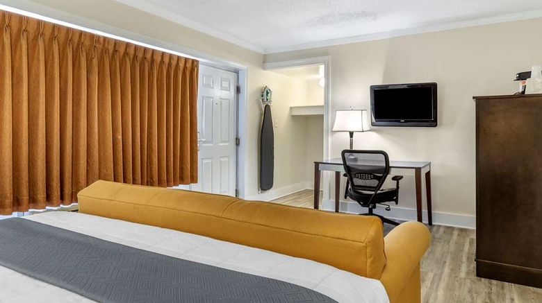 <b>Econo Lodge Conway Room</b>. Images powered by <a href="https://iceportal.shijigroup.com/" title="IcePortal" target="_blank">IcePortal</a>.