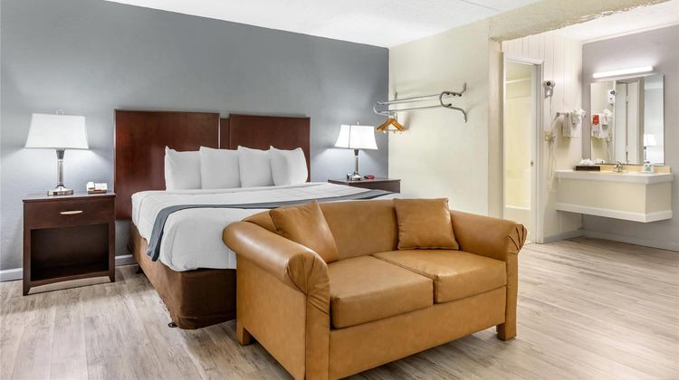 Econo Lodge Conway Room