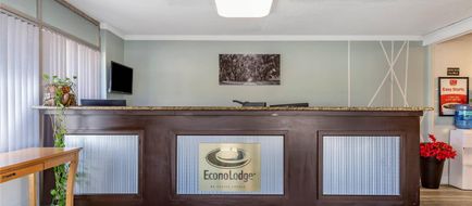 Econo Lodge Conway Lobby