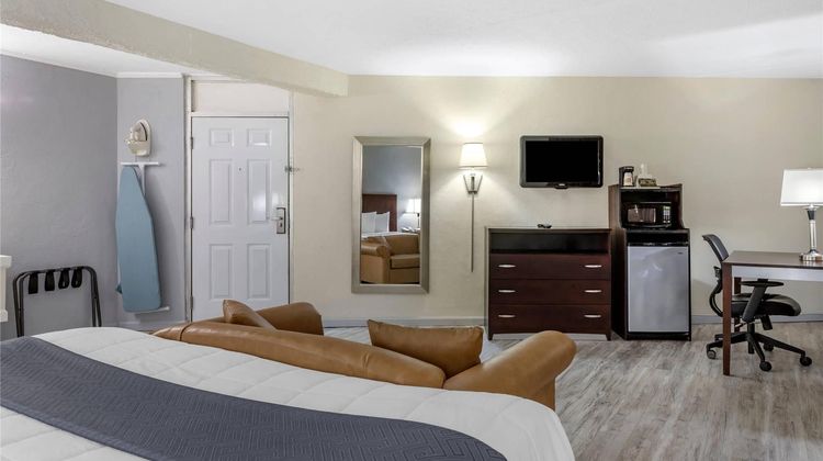 Econo Lodge Conway Room