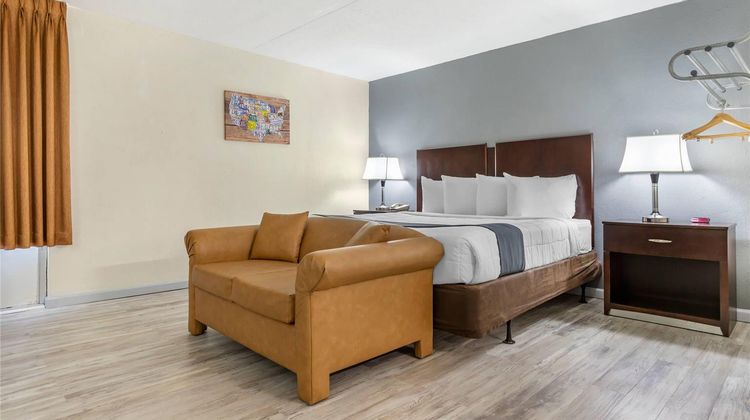 Econo Lodge Conway Room