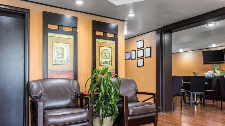 Quality Inn Goose Creek Lobby
