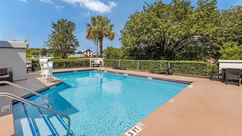 <b>Quality Inn Goose Creek Pool</b>. Images powered by <a href="https://iceportal.shijigroup.com/" title="IcePortal" target="_blank">IcePortal</a>.